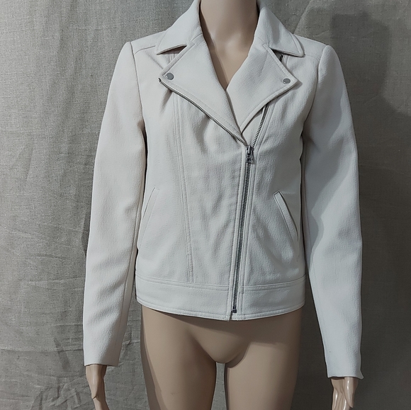 Ann Taylor Jackets & Blazers - Ann Taylor Jackets size 4P petite color cream